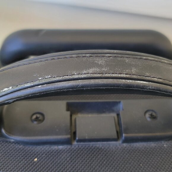 Vintage Tumi USA Black Ballistic Nylon 22" Wheeled Carry-On Suitcase (2243D4) - Picture 2 of 16